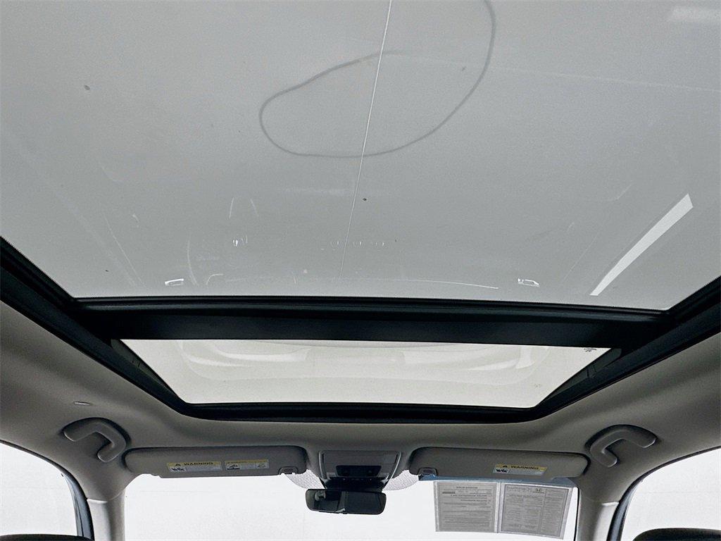 Certified 2025 Honda Pilot Touring image 24