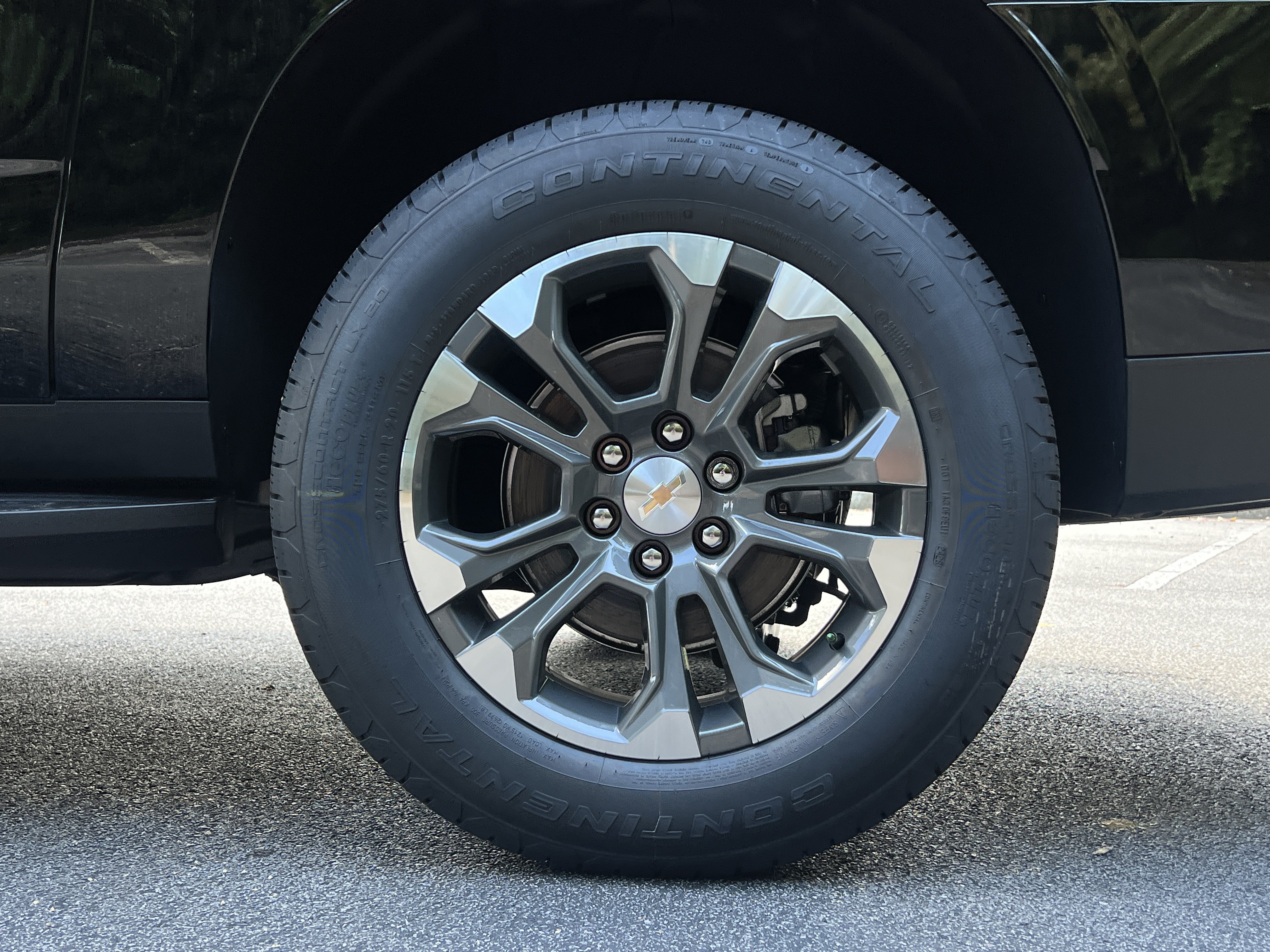 New 2026 Chevrolet Suburban LS w/ LPO, Dark Essentials Package AWD/4WD image 38