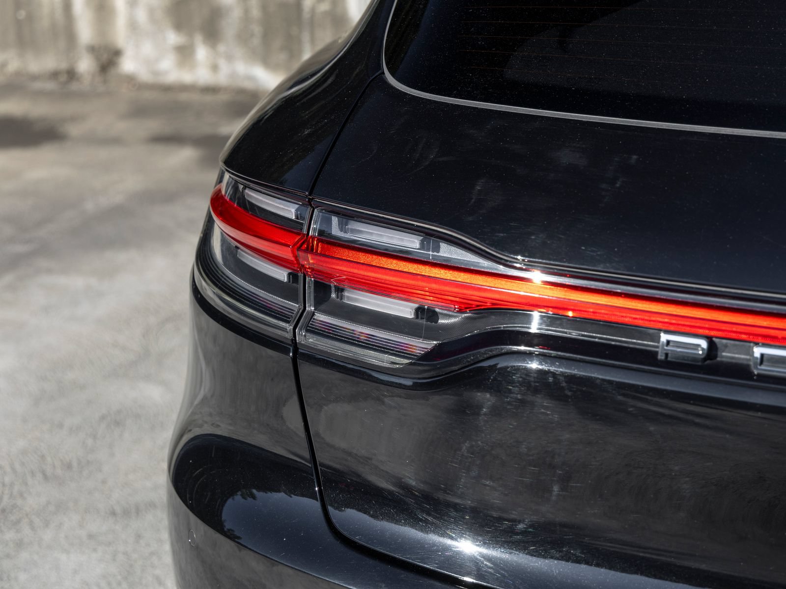 Certified 2021 Porsche Macan AWD/4WD image 18