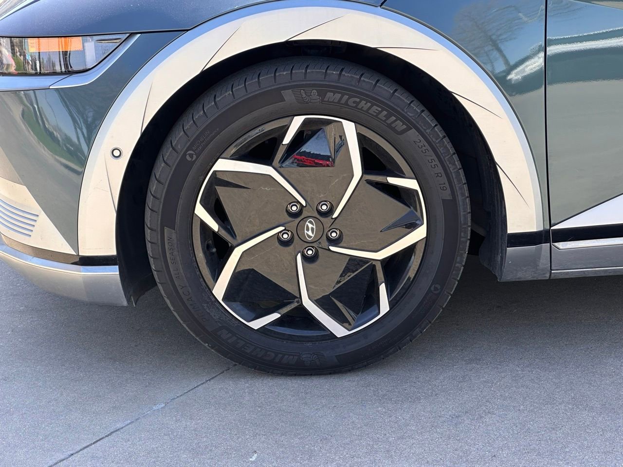 Used 2024 Hyundai Ioniq 5 Limited image 9