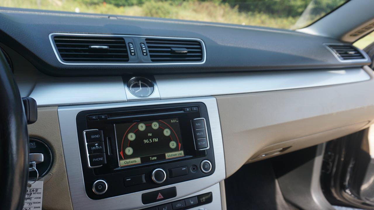 Used 2013 Volkswagen CC R-Line FWD image 16