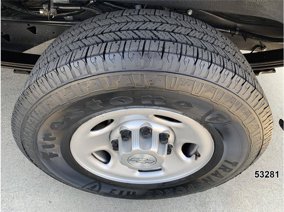 Used 2019 Chevrolet Express 2500 RWD image 23