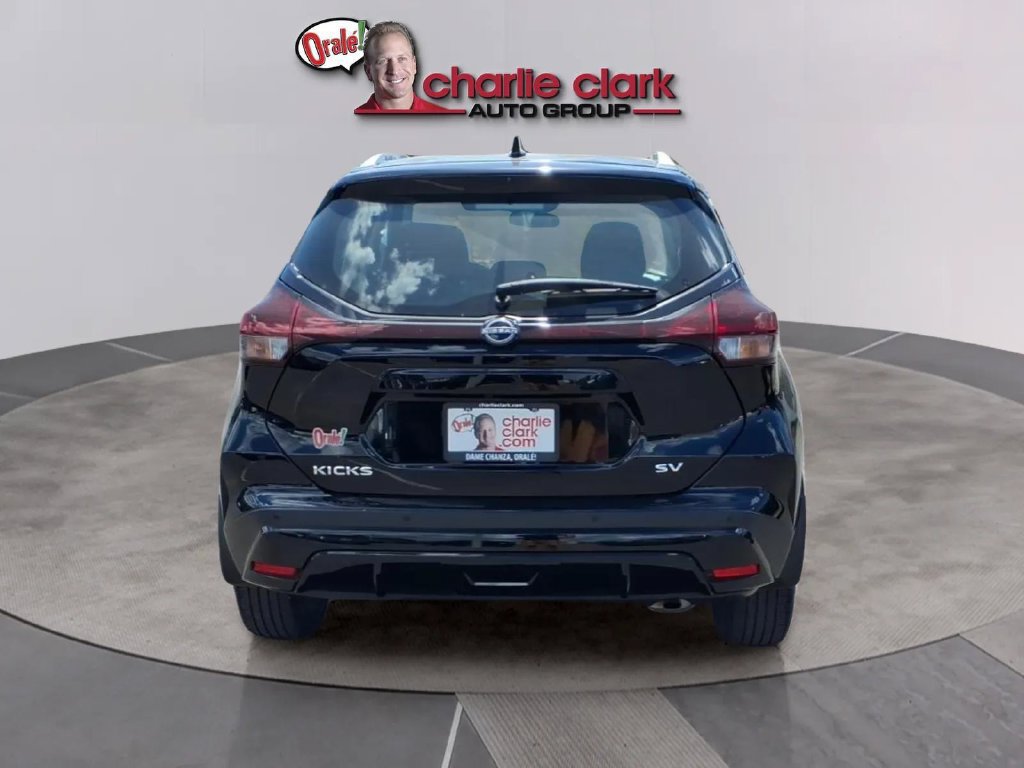 Used 2024 Nissan Kicks SV FWD image 4