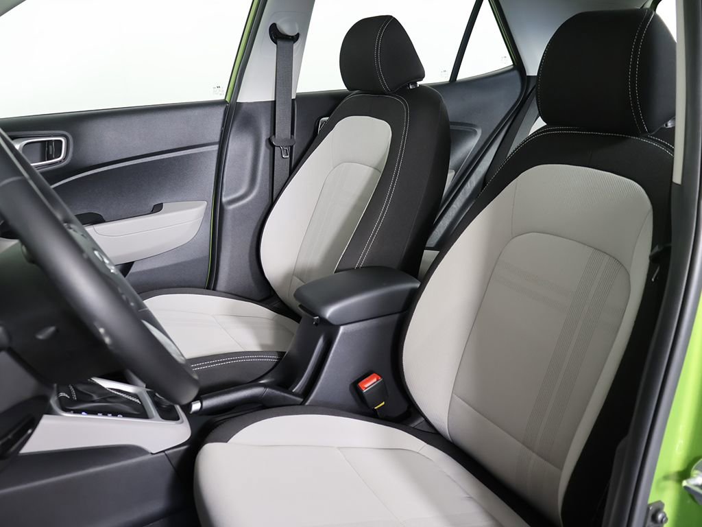 Certified 2024 Hyundai Venue SEL image 26