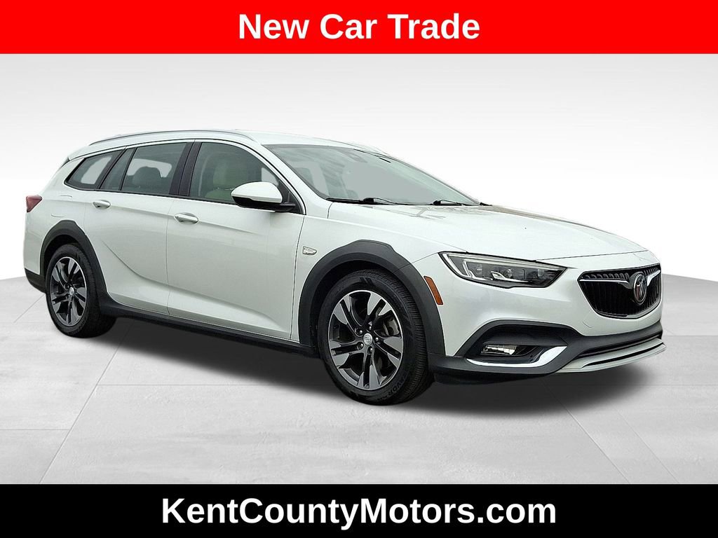 Used 2019 Buick Regal Essence w/ Driver Confidence Package I