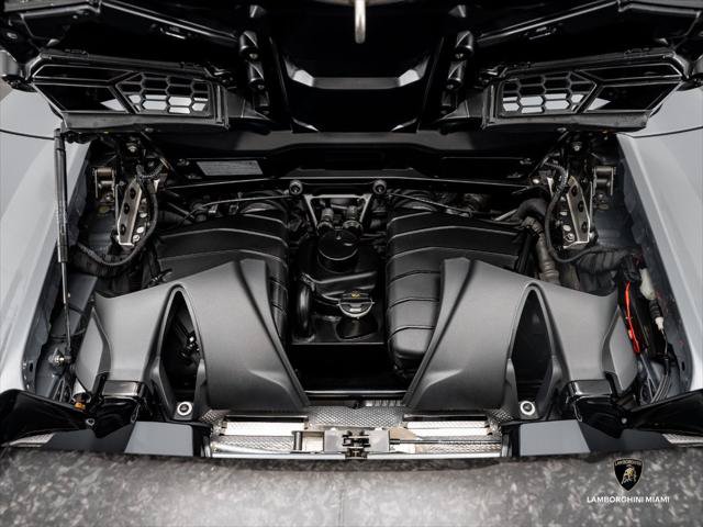 Used 2018 Lamborghini Huracan Performante AWD/4WD image 21