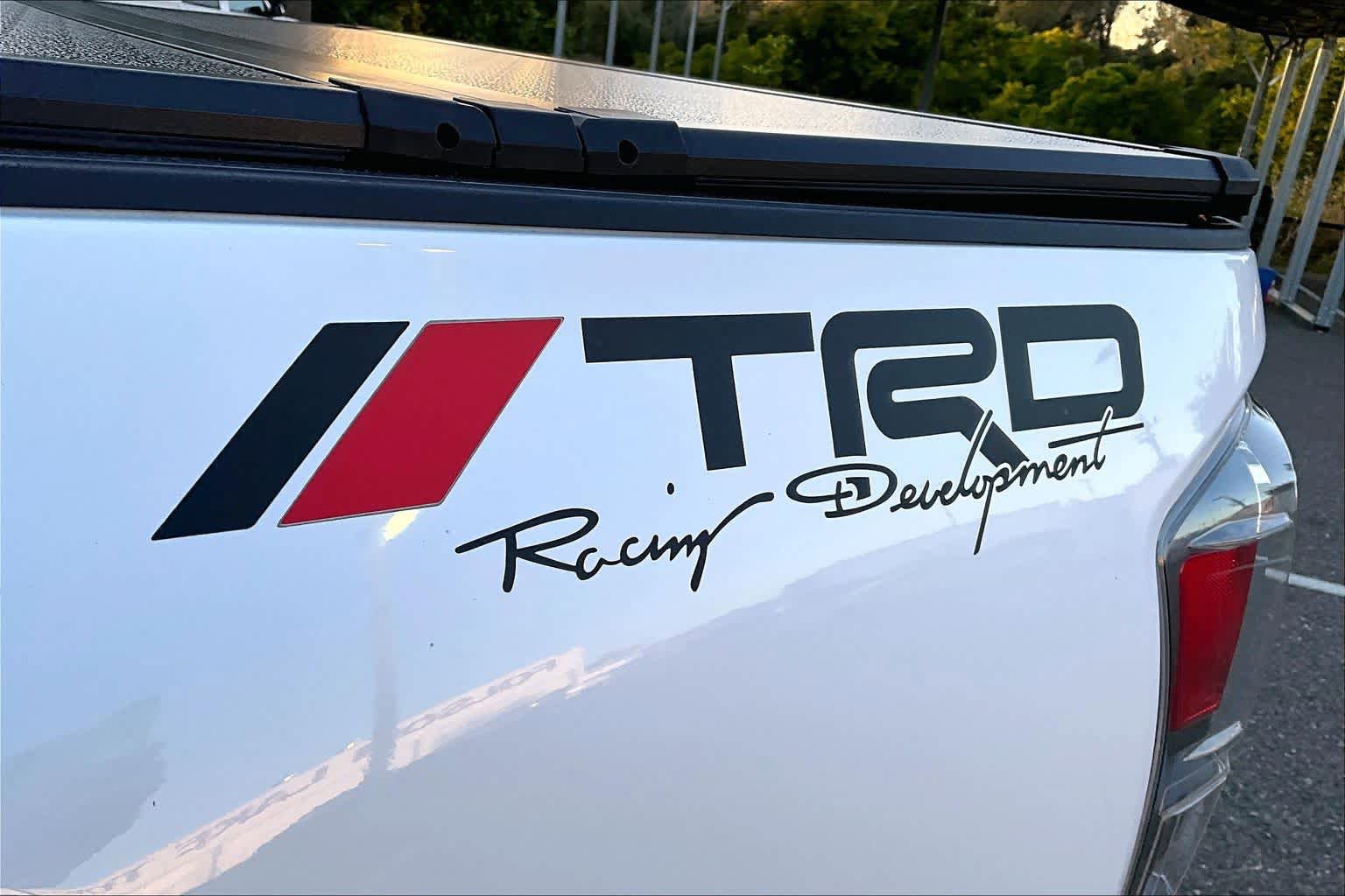 Certified 2023 Toyota Tacoma TRD Off-Road w/ Technology Package AWD/4WD image 9