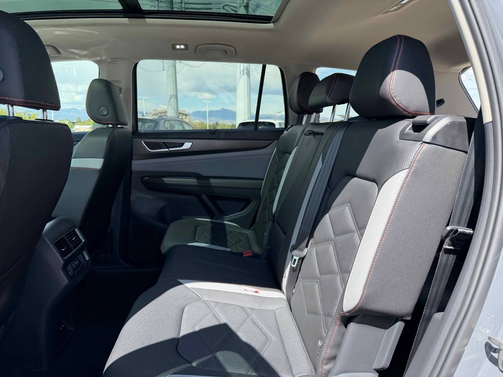 New 2026 Volkswagen Atlas Peak Edition AWD/4WD image 26