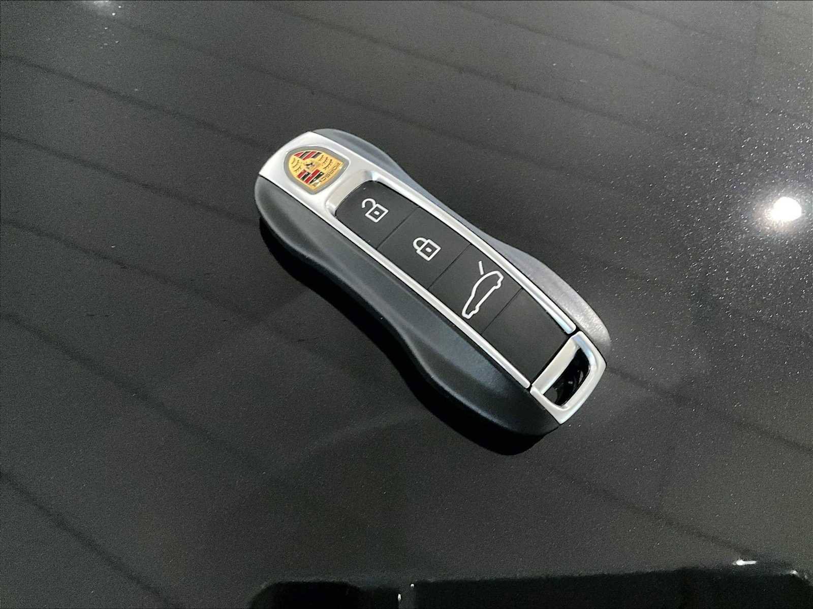 Used 2025 Porsche Panamera GTS image 36