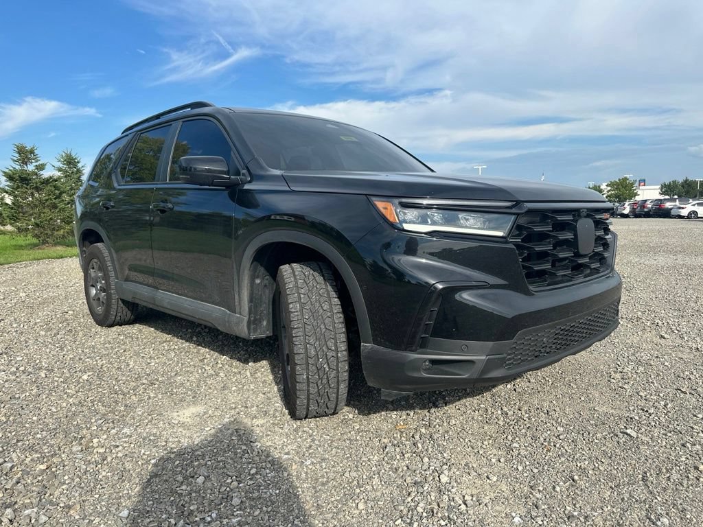 Used 2025 Honda Pilot TrailSport image 16