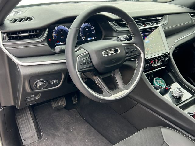 Used 2024 Jeep Grand Cherokee Altitude image 17