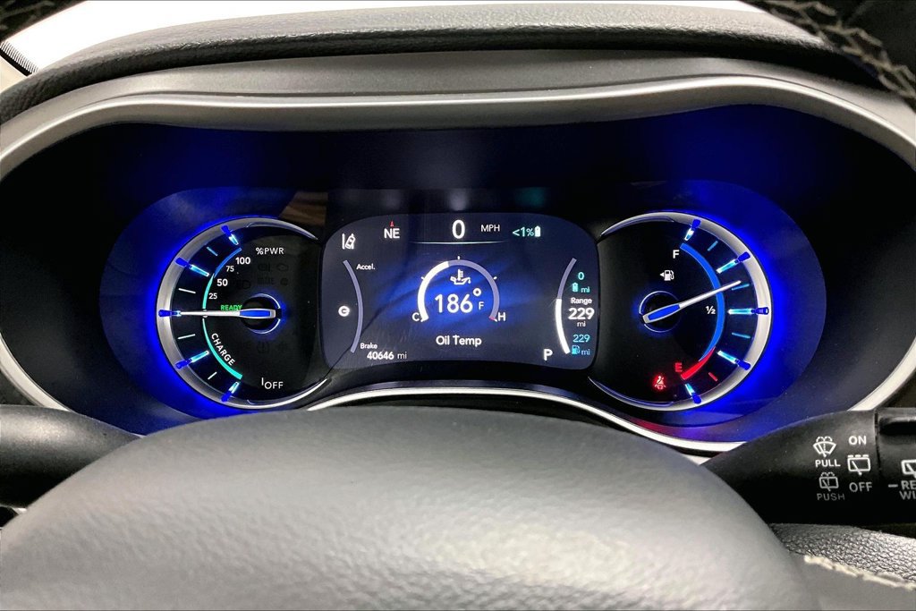 Used 2024 Chrysler Pacifica Limited FWD image 25