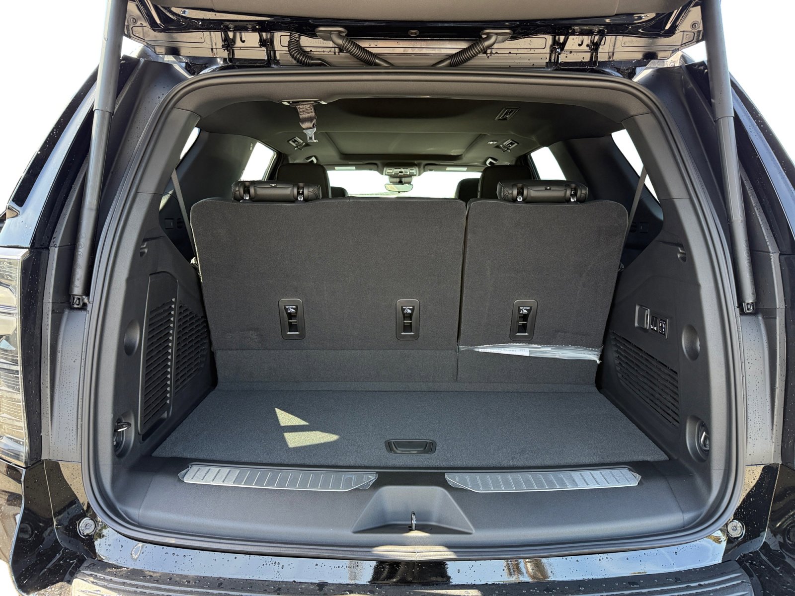 New 2026 Chevrolet Tahoe High Country AWD/4WD image 17