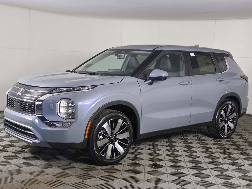 New 2025 Mitsubishi Outlander SE image 10