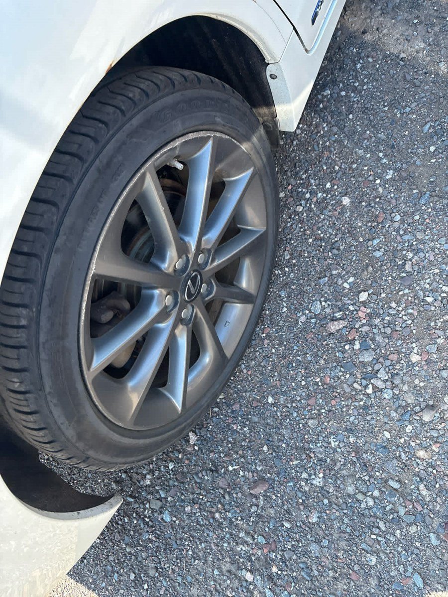 Used 2011 Lexus CT 200h Premium w/ Premium Audio Pkg FWD image 8