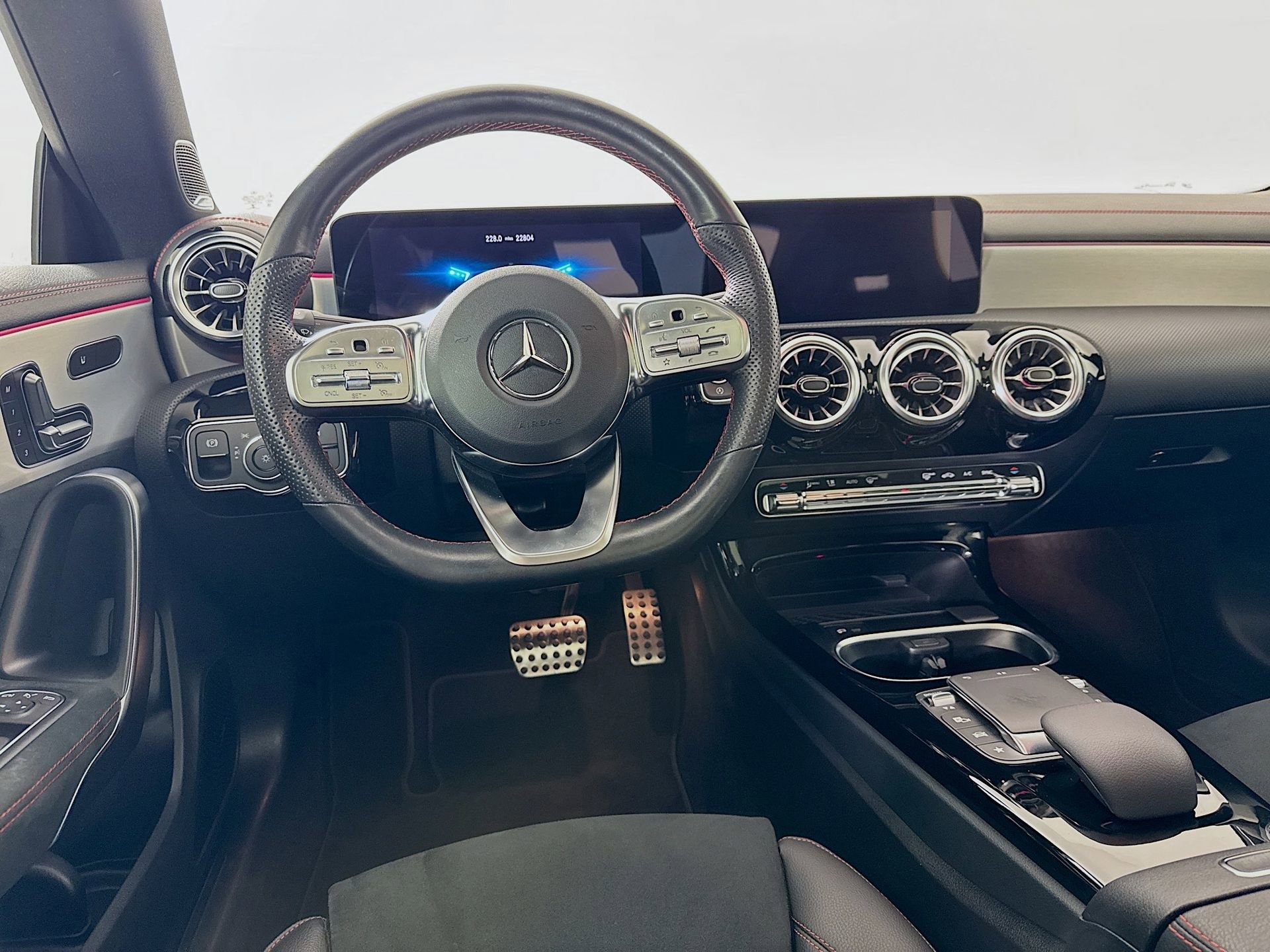 Used 2023 Mercedes-Benz CLA 250 image 23