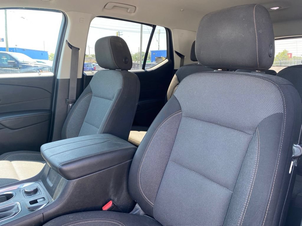 Used 2019 Chevrolet Traverse LT FWD image 9