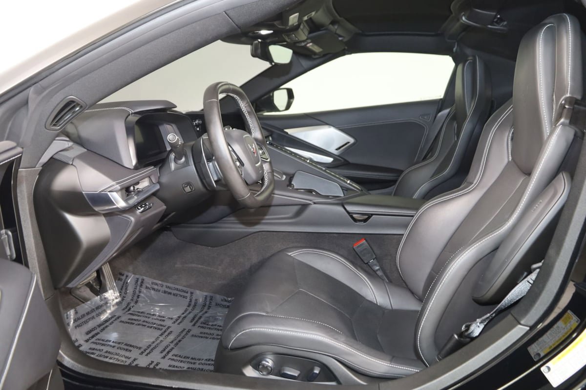 Used 2022 Chevrolet Corvette Stingray Preferred Cpe w/ Z51 Performance Package RWD image 14