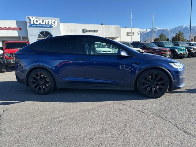 Used 2022 Tesla Model X Plaid image 3