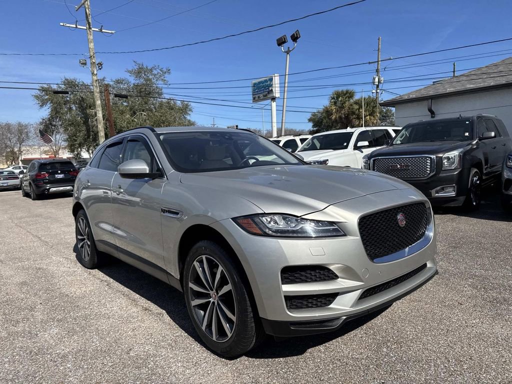 Used 2017 Jaguar F-PACE Prestige image 1