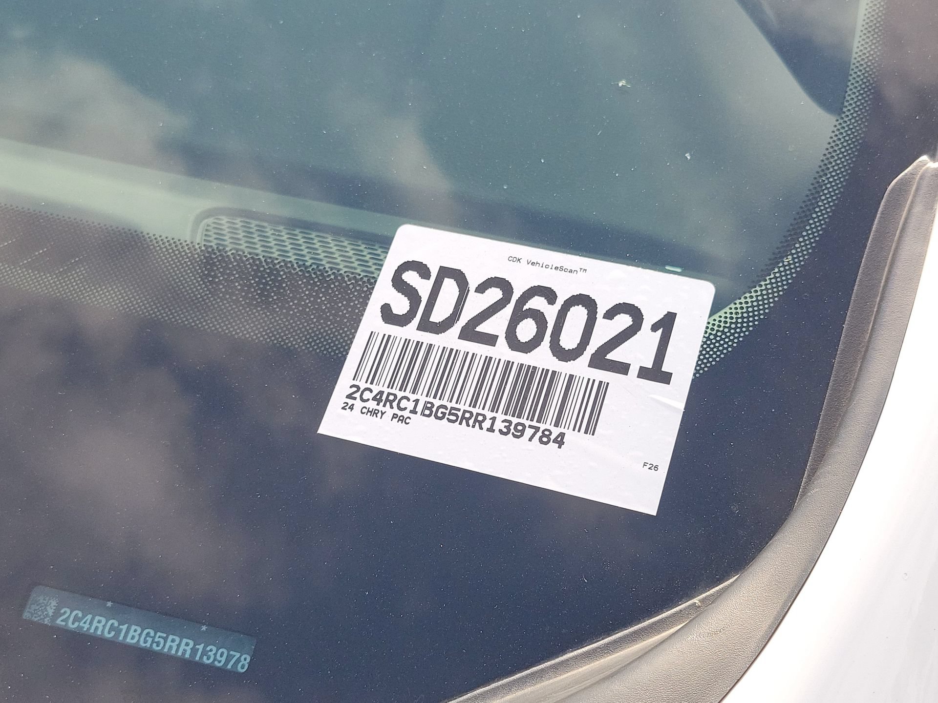 Certified 2024 Chrysler Pacifica Touring-L FWD image 23