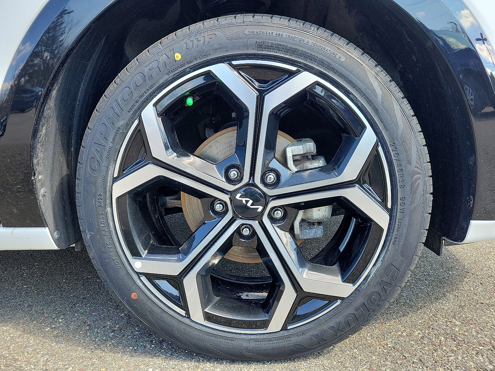 Used 2023 Kia Niro SX Touring image 8