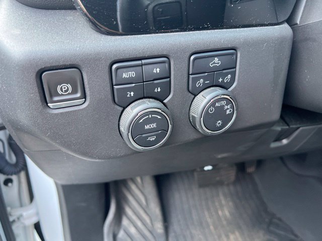 Used 2023 Chevrolet Silverado 1500 LT AWD/4WD image 31