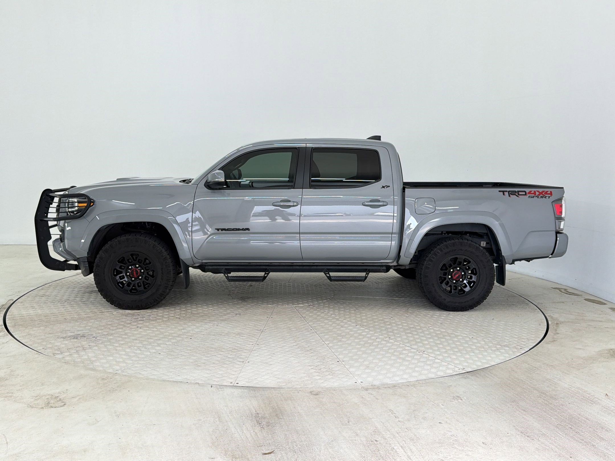 Used 2021 Toyota Tacoma TRD Sport w/ TRD Premium Sport Package image 2