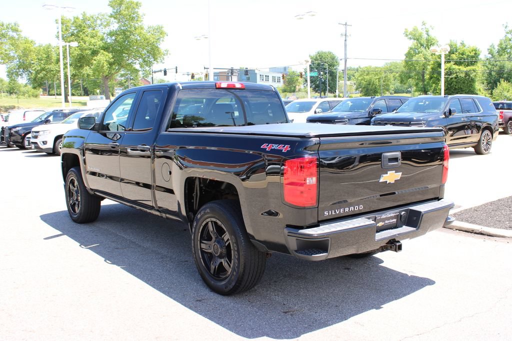 Used 2017 Chevrolet Silverado 1500 Custom w/ Custom Convenience Package AWD/4WD image 27