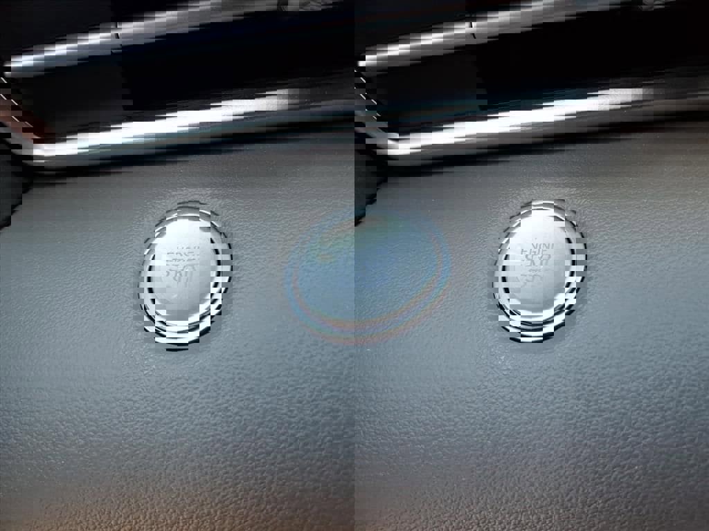 Certified 2025 Hyundai Elantra Sport image 8