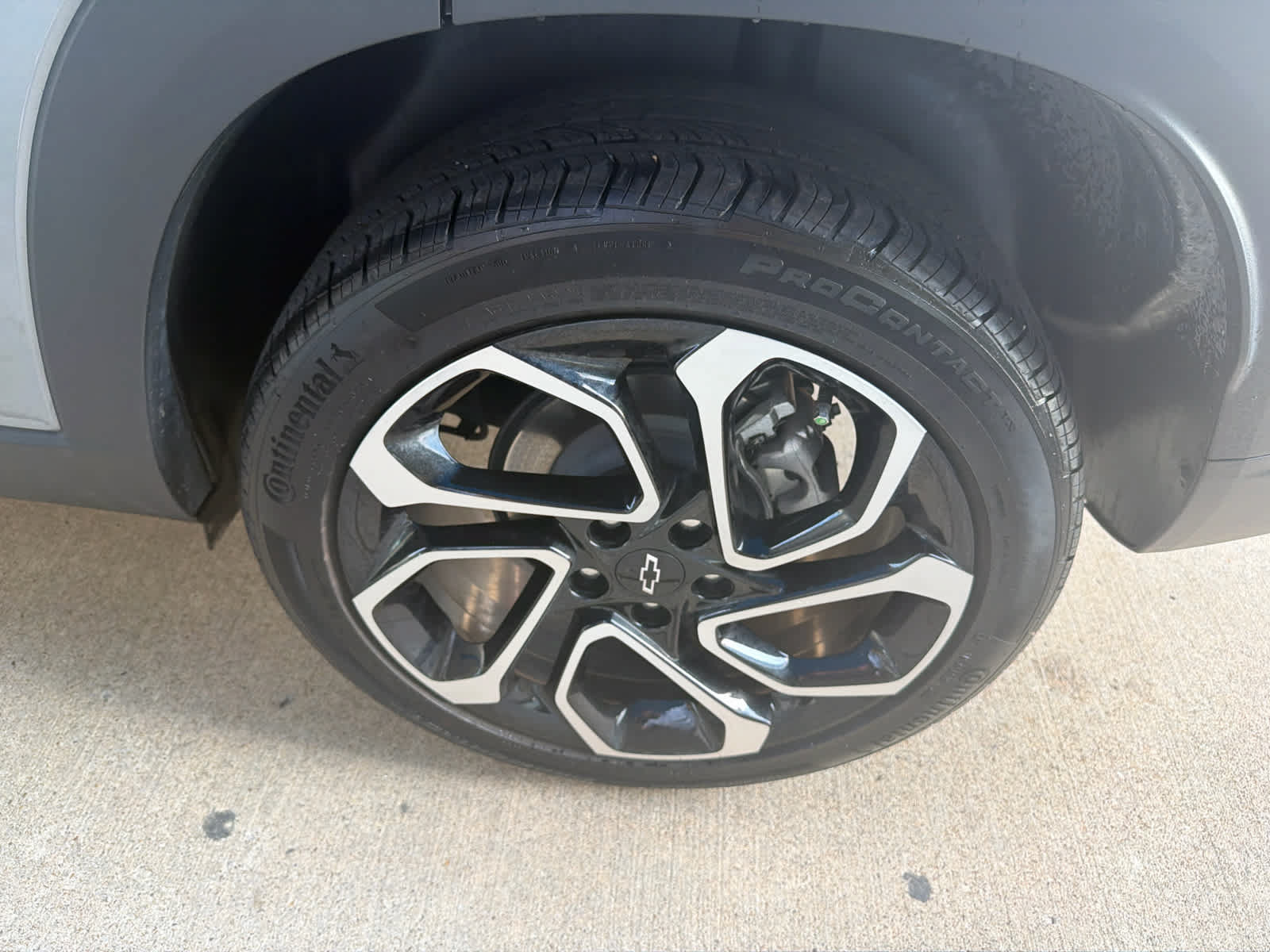 Used 2025 Chevrolet Trax RS w/ Sunroof Package FWD image 11