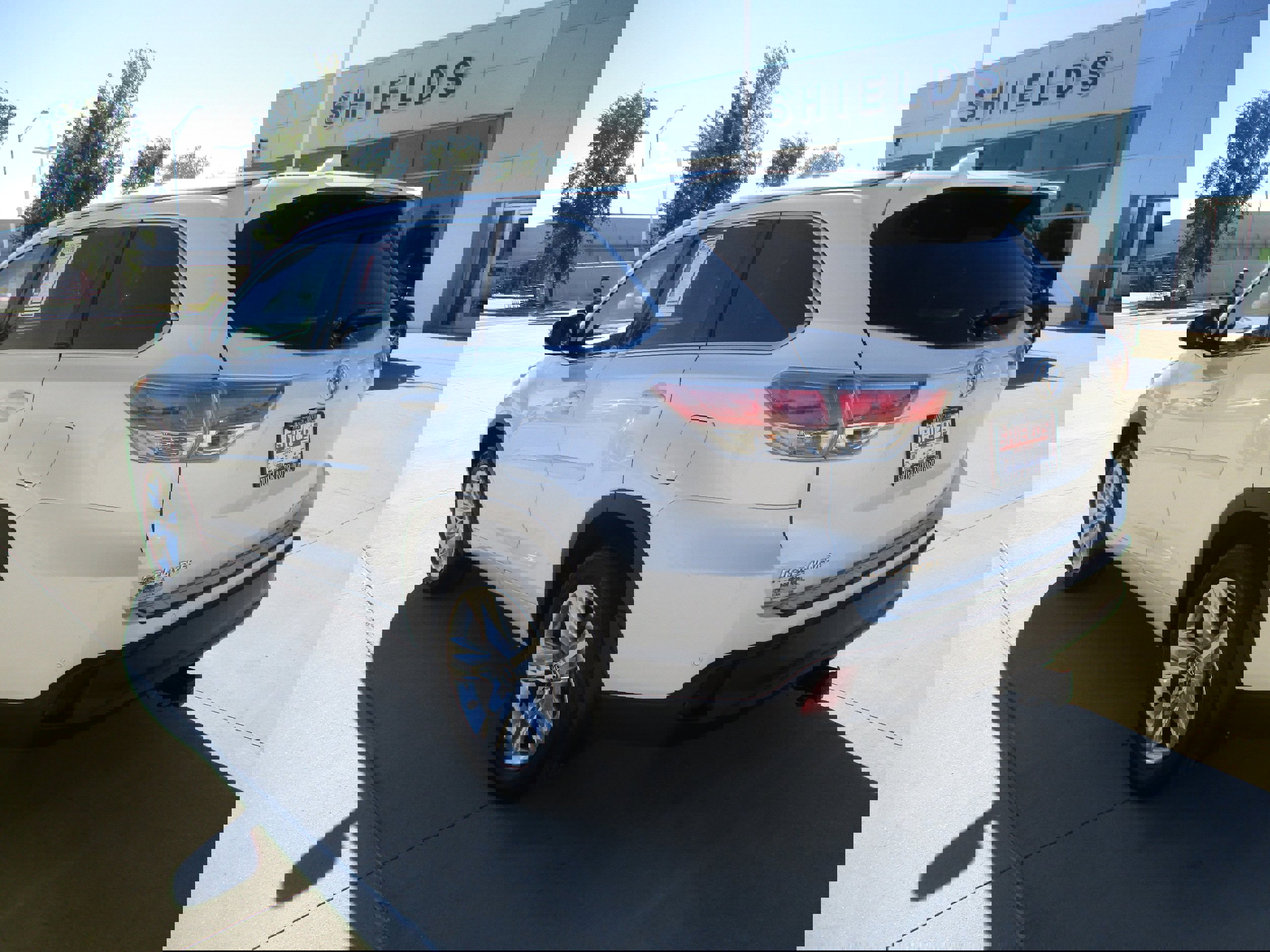 Used 2016 Toyota Highlander Limited image 3