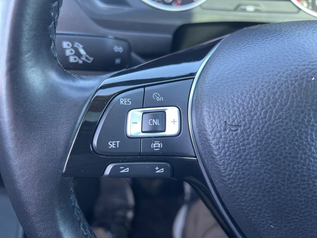 Used 2019 Volkswagen Tiguan SE image 59