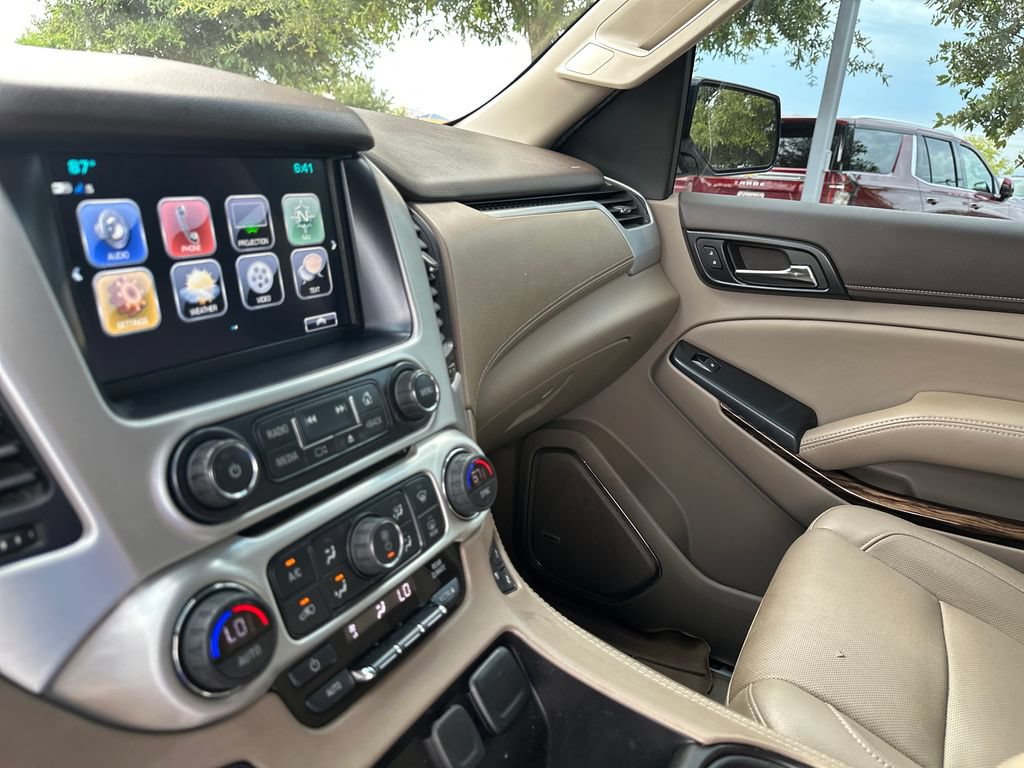 Used 2020 GMC Yukon XL SLT w/ Premium Edition RWD image 24