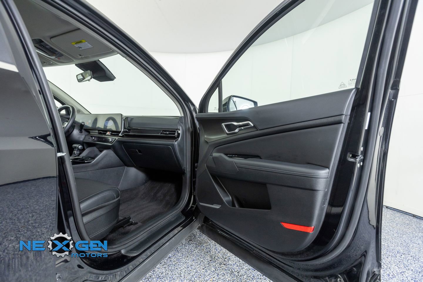 Used 2024 Kia Sportage EX image 36