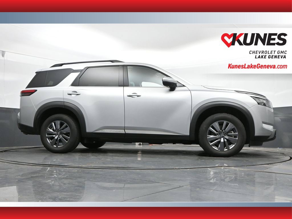 Used 2025 Nissan Pathfinder SV FWD image 41