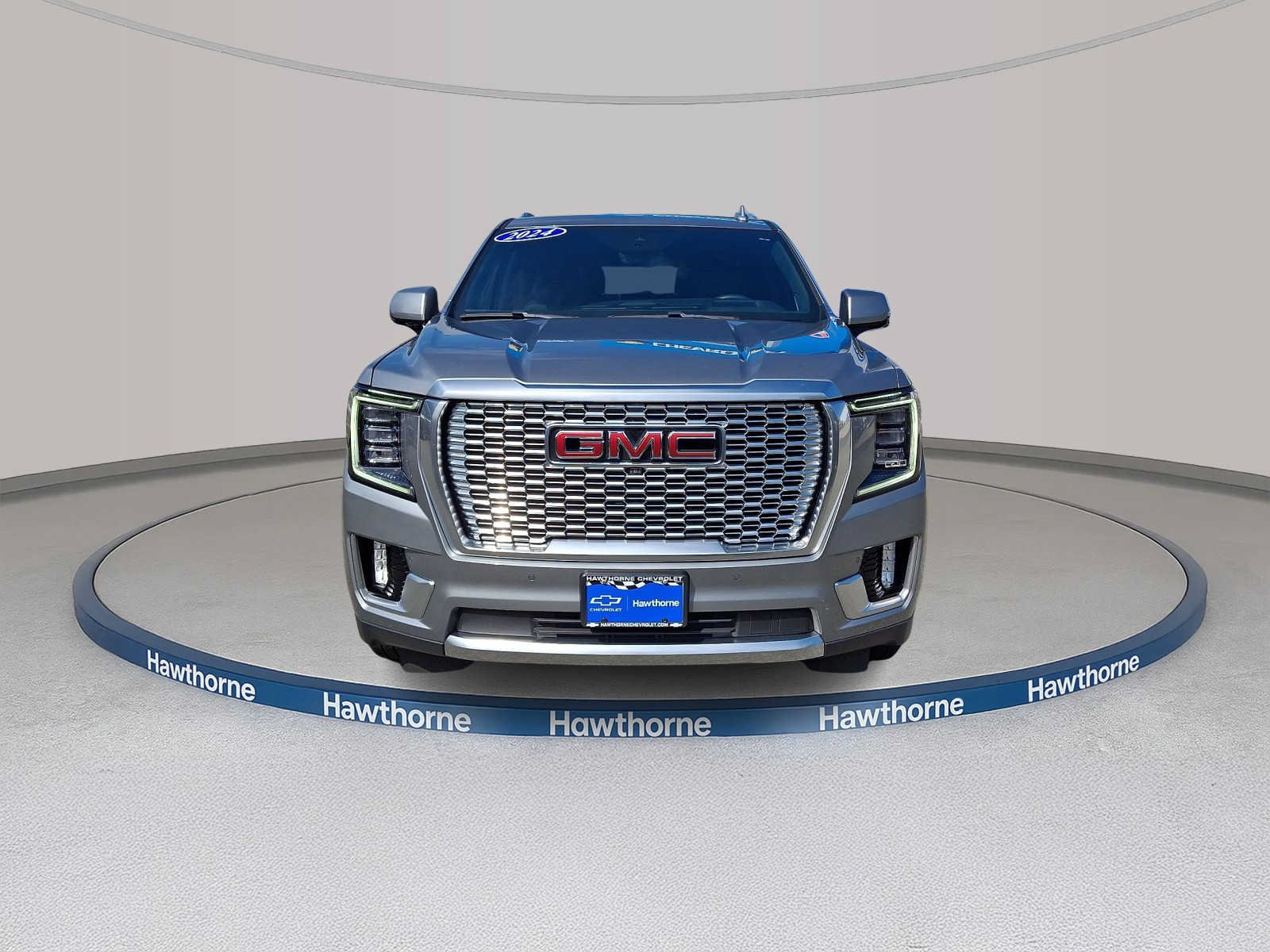 Used 2024 GMC Yukon Denali w/ Advanced Technology Package AWD/4WD image 2