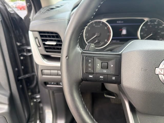 Used 2025 Nissan Rogue SV AWD/4WD image 19