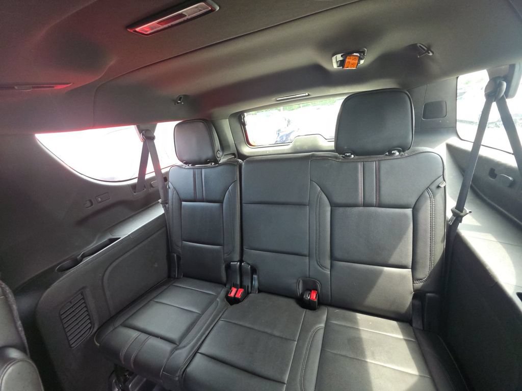Used 2021 Chevrolet Suburban RST w/ Luxury Package AWD/4WD image 6
