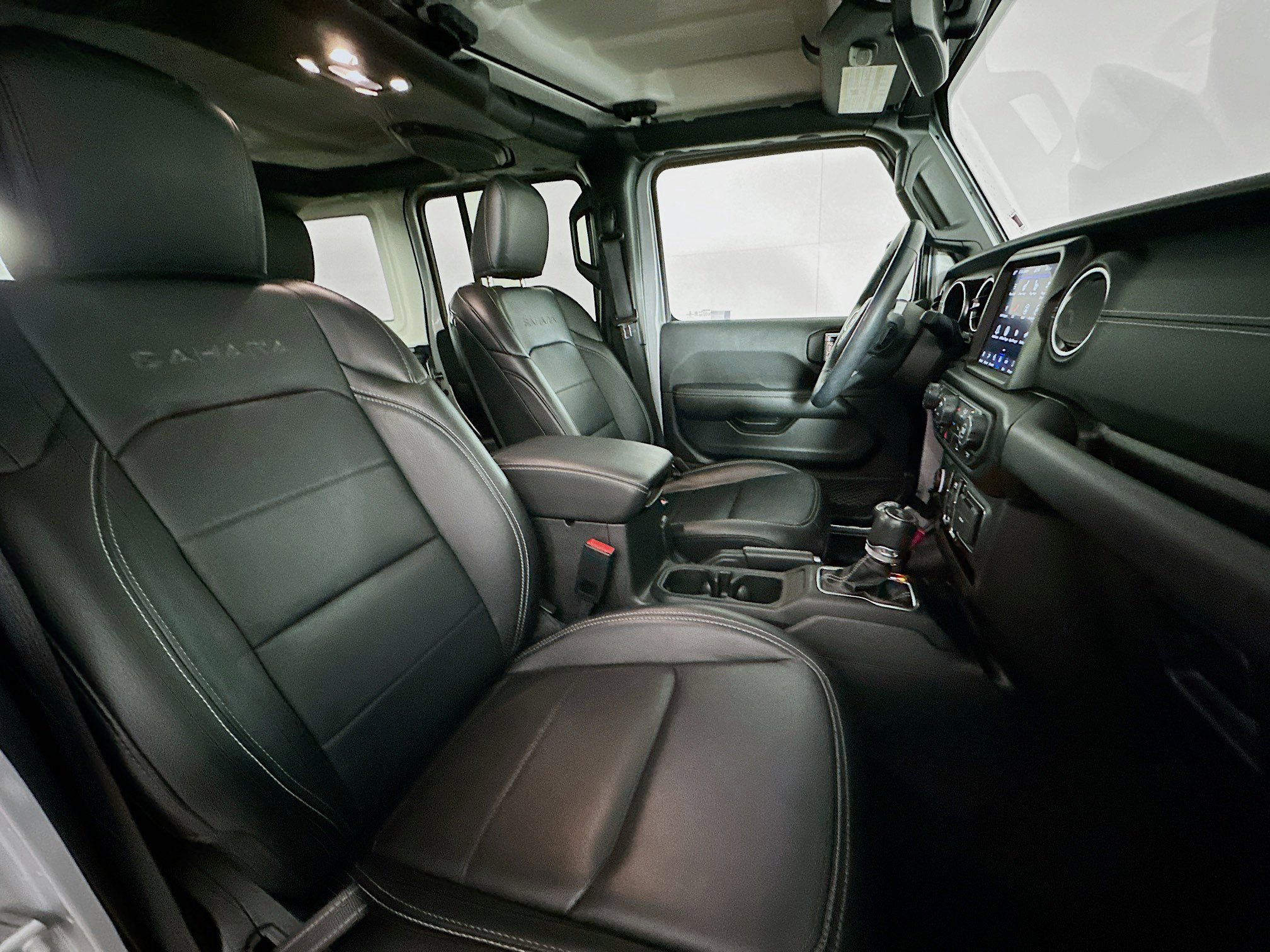 Used 2023 Jeep Wrangler Sahara w/ Cold Weather Group image 29