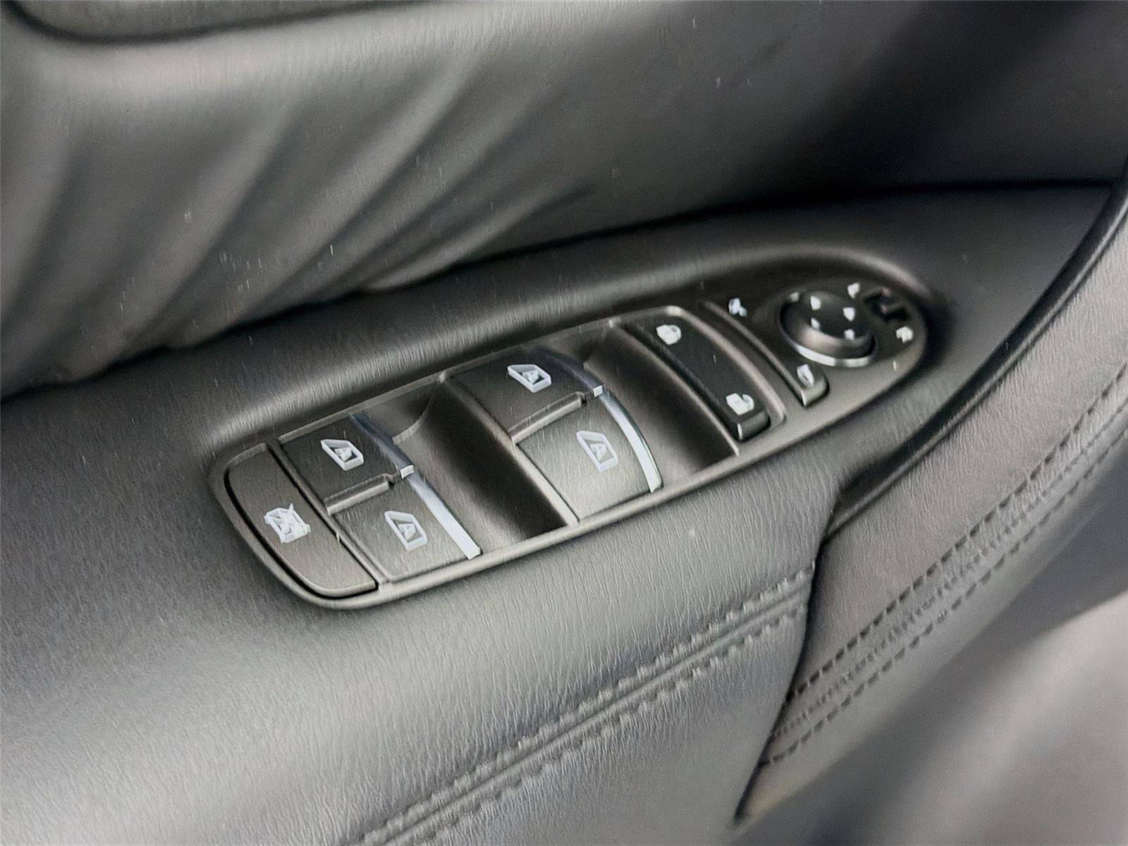 Used 2024 Nissan Armada SV AWD/4WD image 24