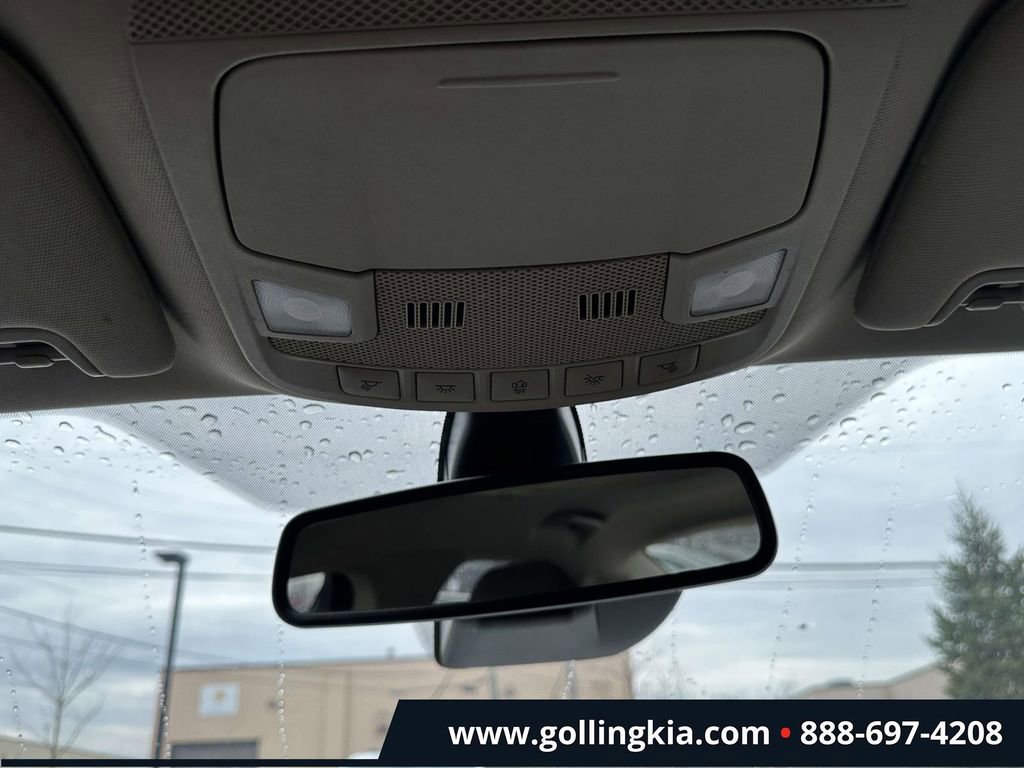 Used 2020 Ford Fusion SE FWD image 28