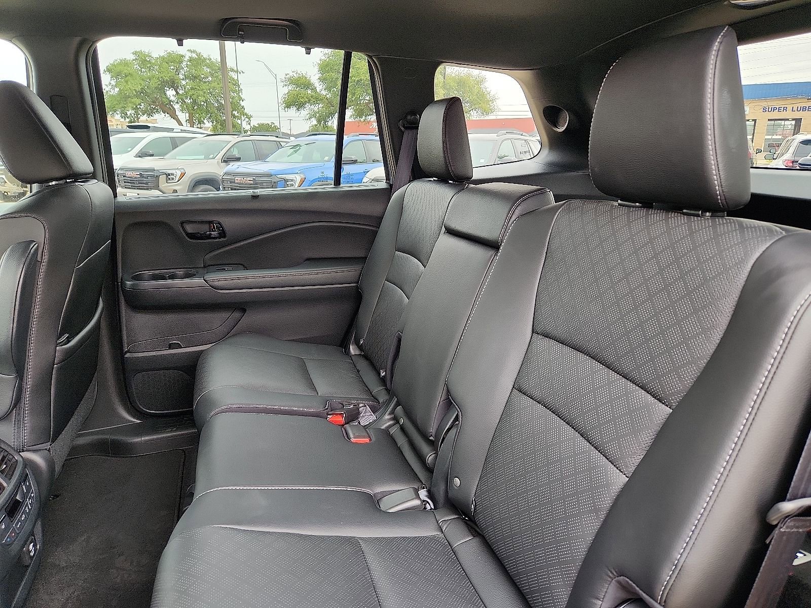 Used 2023 Honda Passport Elite image 11
