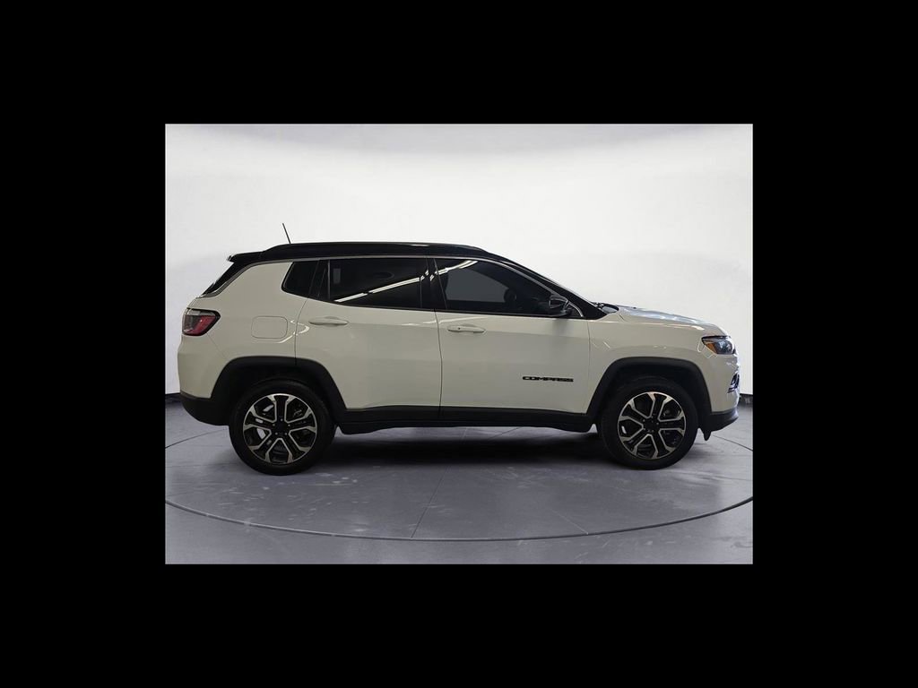 Used 2023 Jeep Compass Limited w/ Sun and Sound Group AWD/4WD image 7