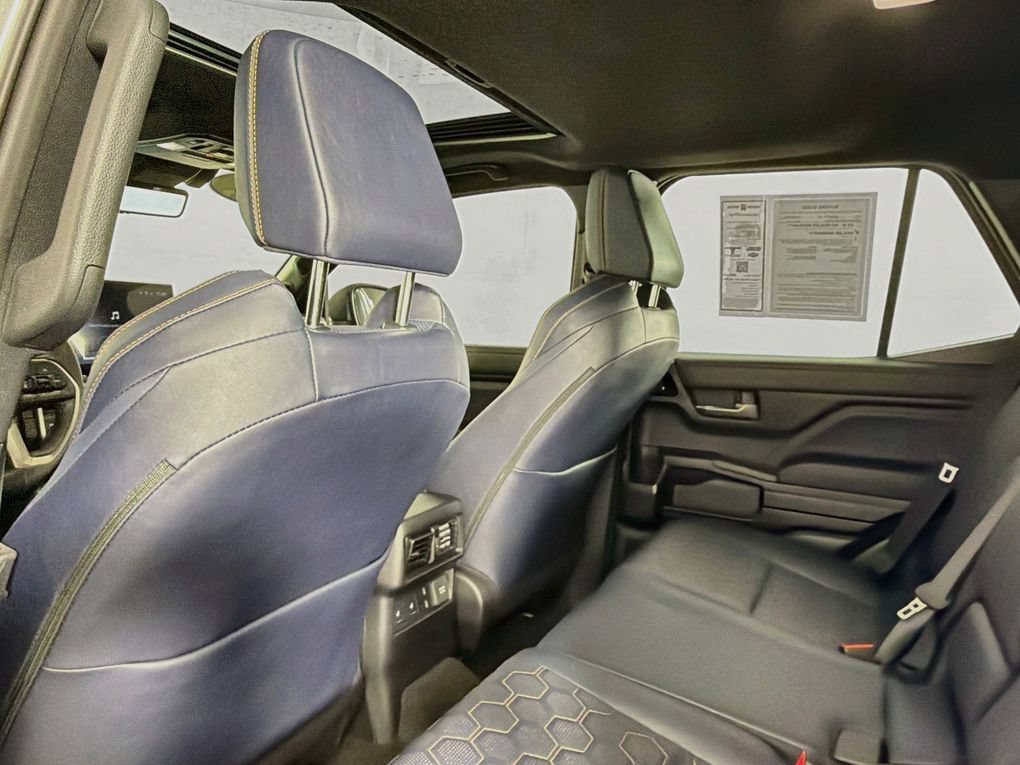 Used 2025 Toyota 4Runner Platinum AWD/4WD image 37