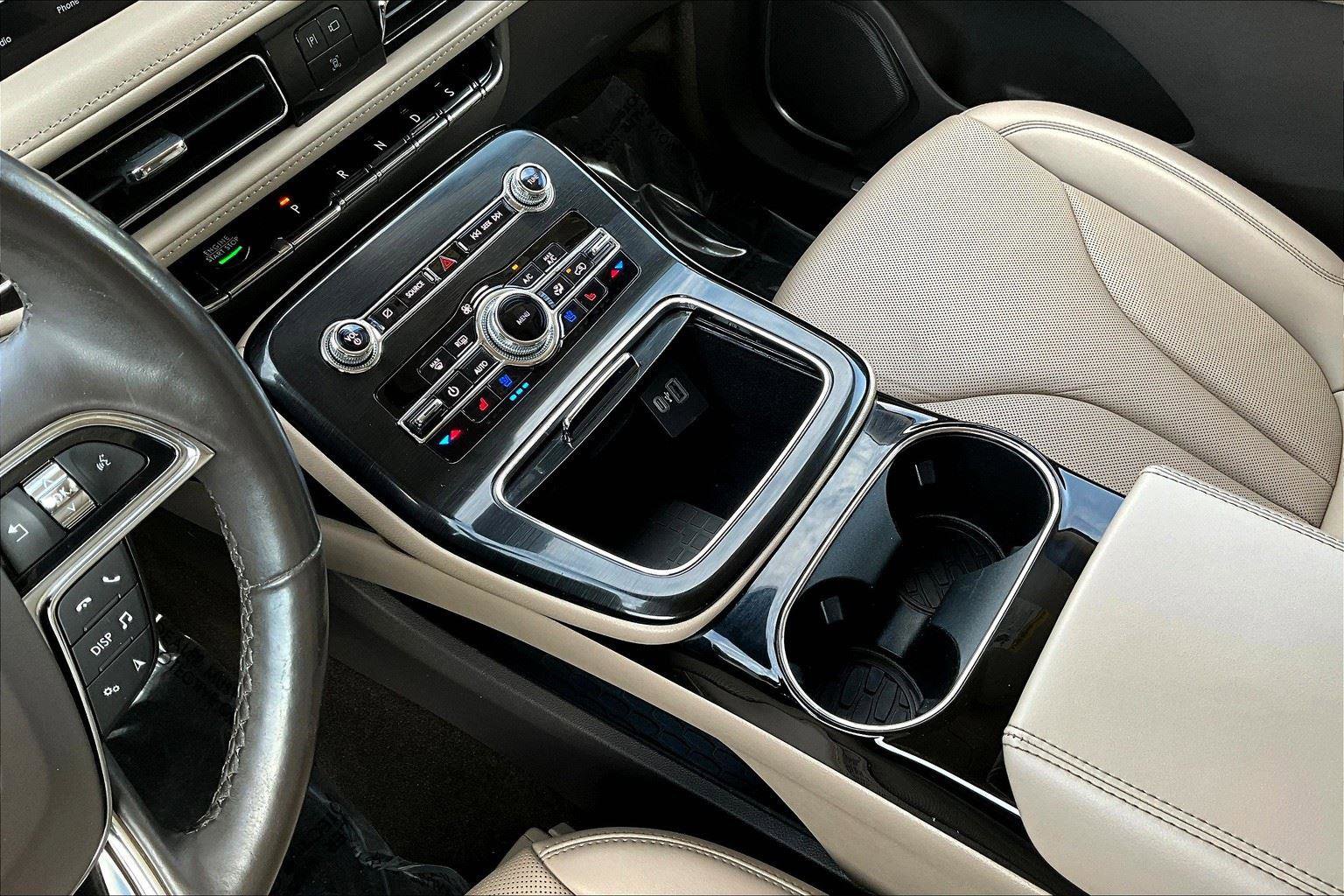 Used 2022 Lincoln Nautilus Reserve image 12