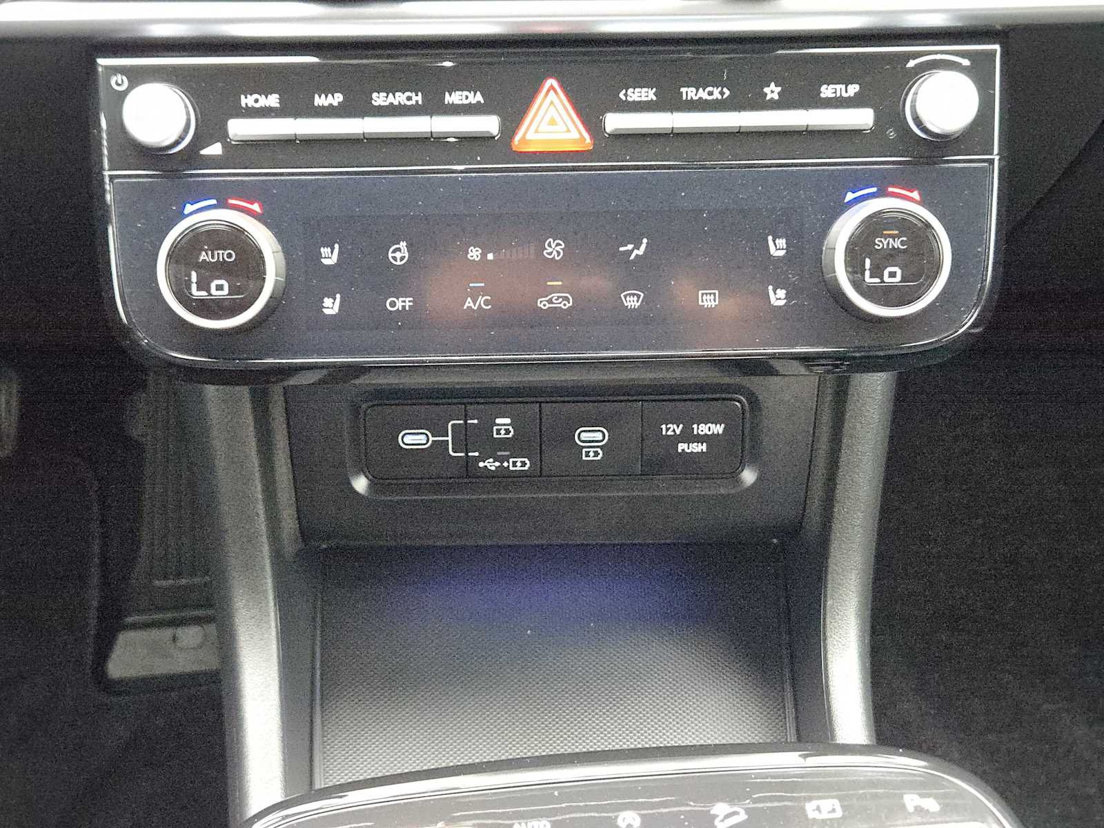 Certified 2025 Hyundai Tucson Limited FWD image 19