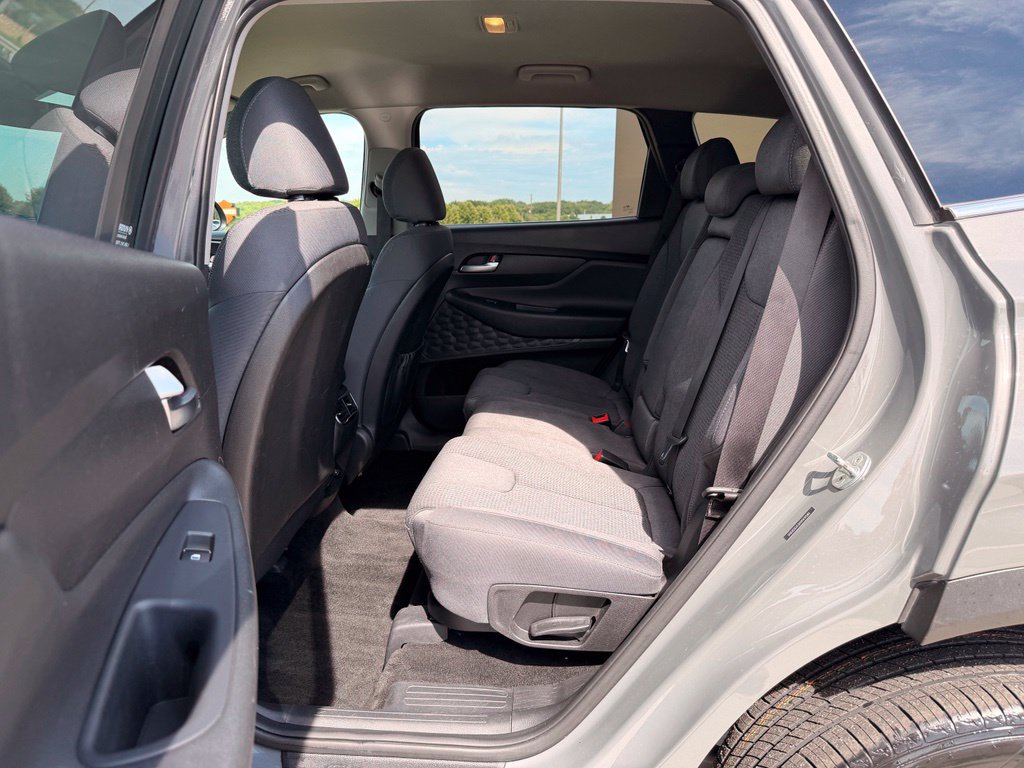 Used 2022 Hyundai Santa Fe SE AWD/4WD image 5