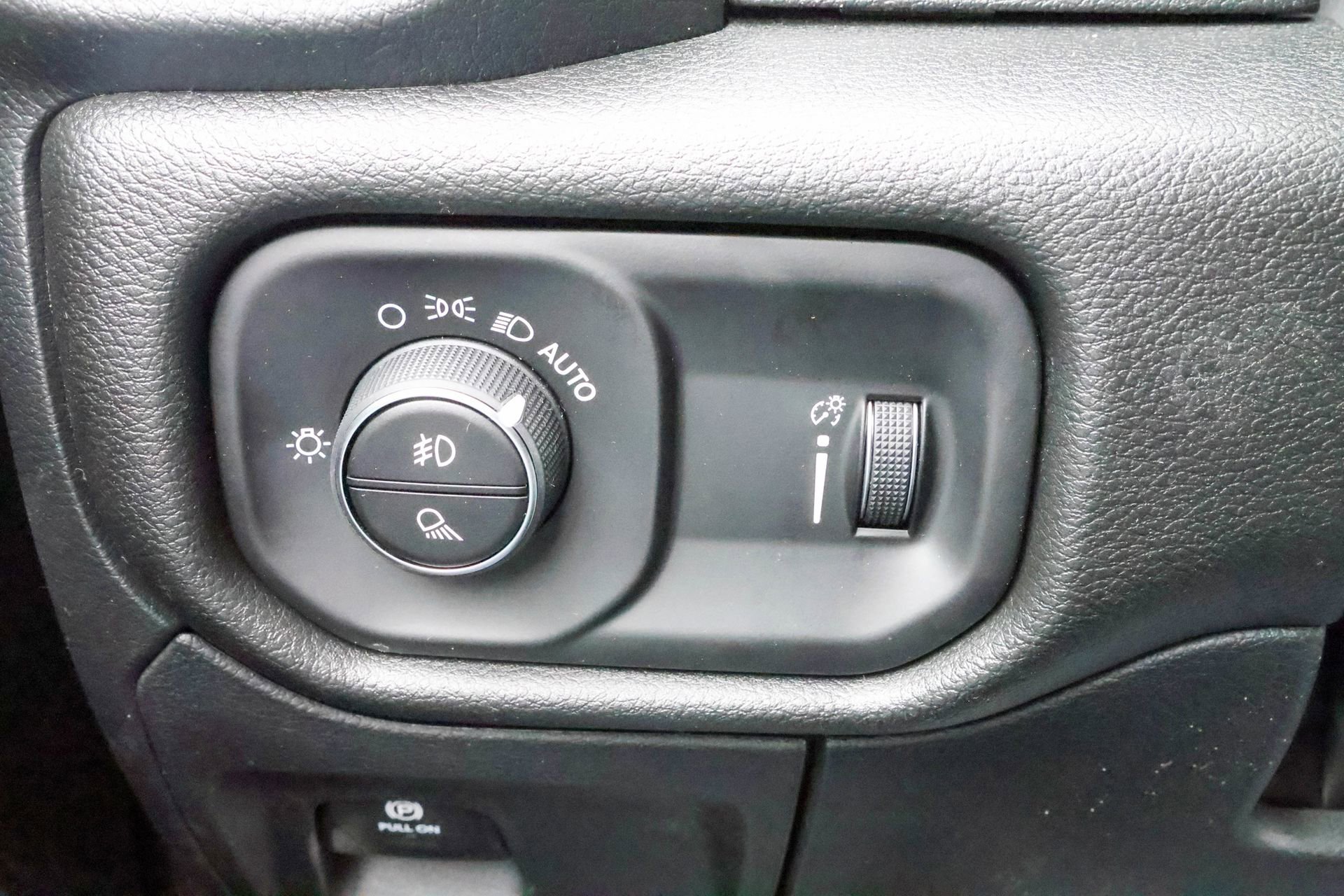New 2026 RAM 1500 Express AWD/4WD image 31