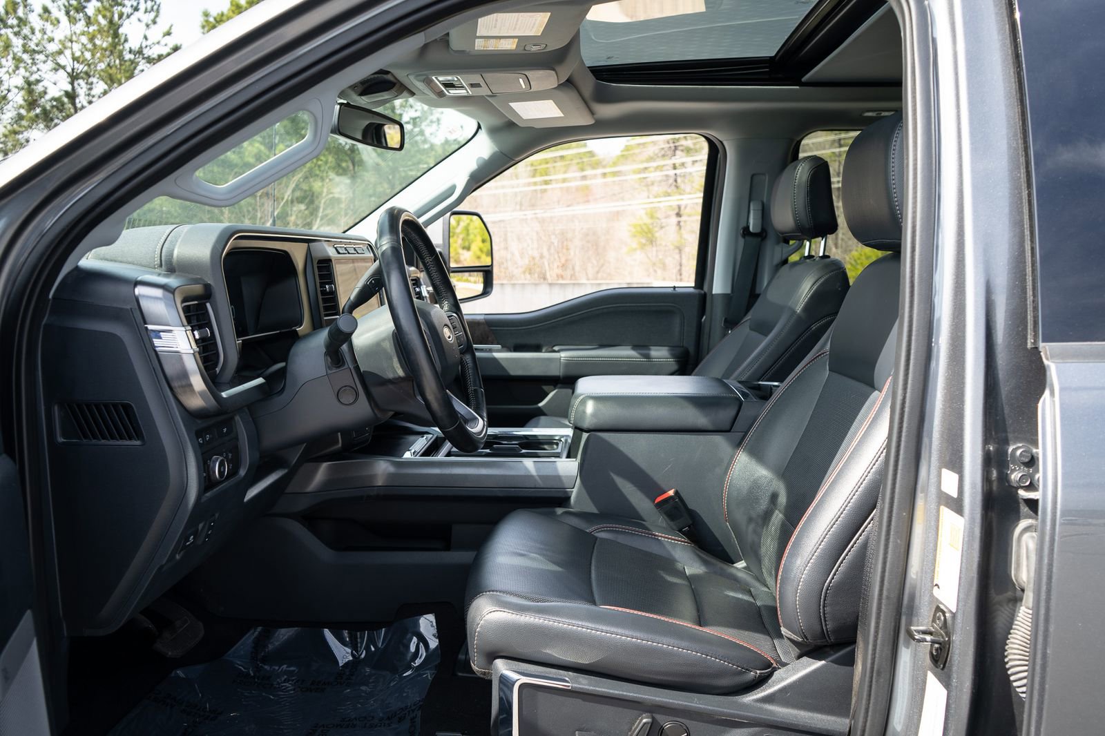 Used 2023 Ford F450 Lariat w/ FX4 Off-Road Package image 27